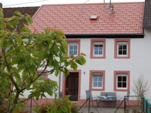 Жильё посуточно Spacious Apartment in Meisburg With Terrace & Parking