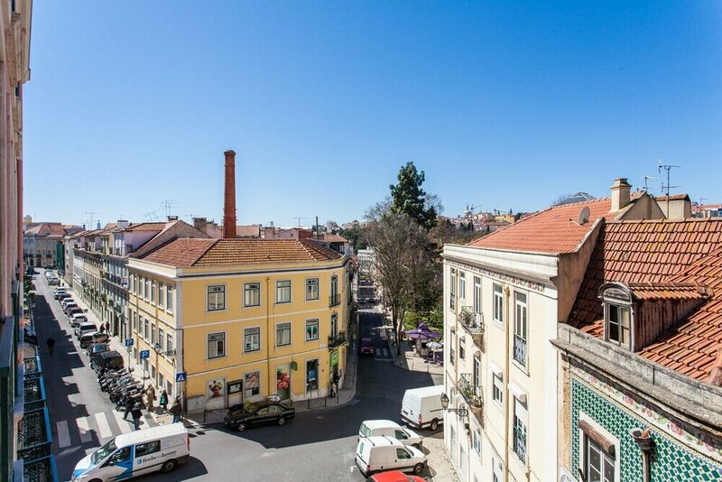 Гостиница Altido Fantastic 3br Apt w City Views & Workspace in Principe Real в Лиссабоне