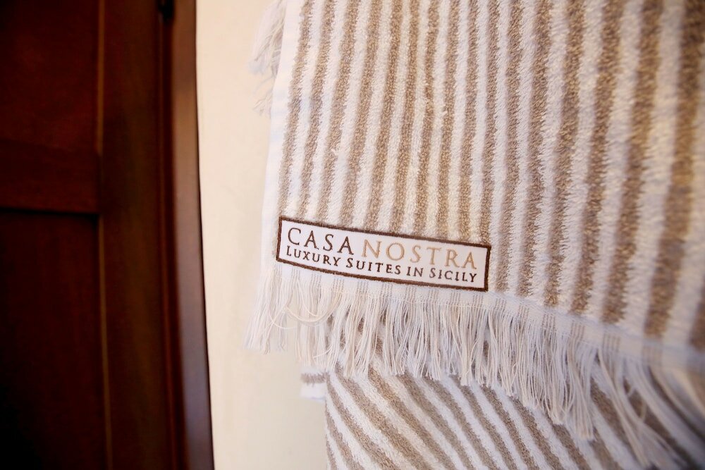 Фото Casa Nostra Luxury Suites