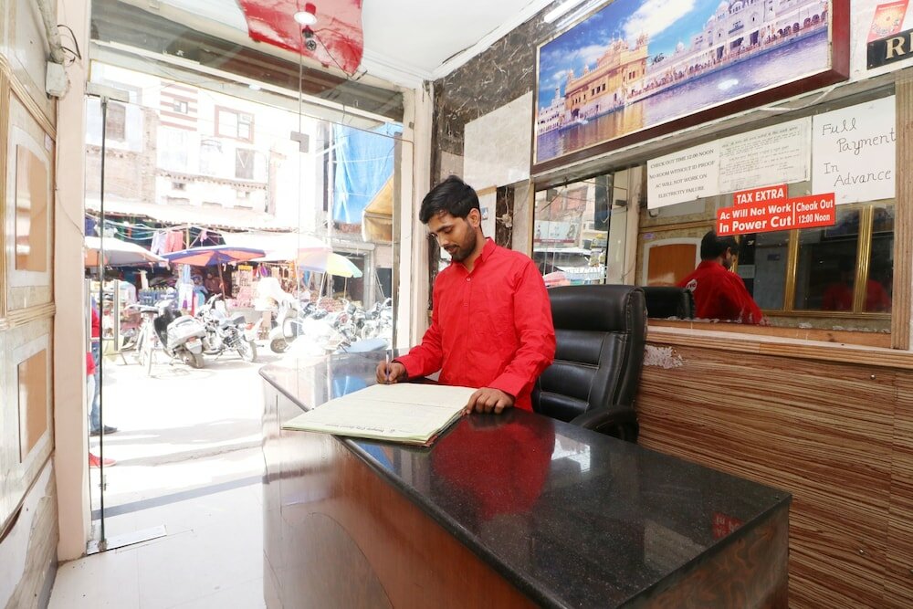 Фото Oyo 30274 Temple City Guest House