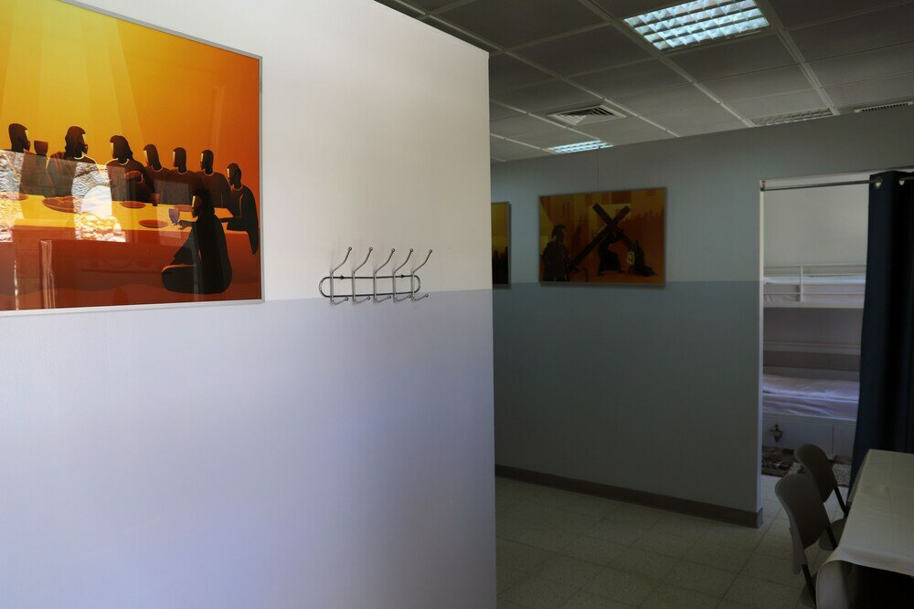 Фото The School Hostel