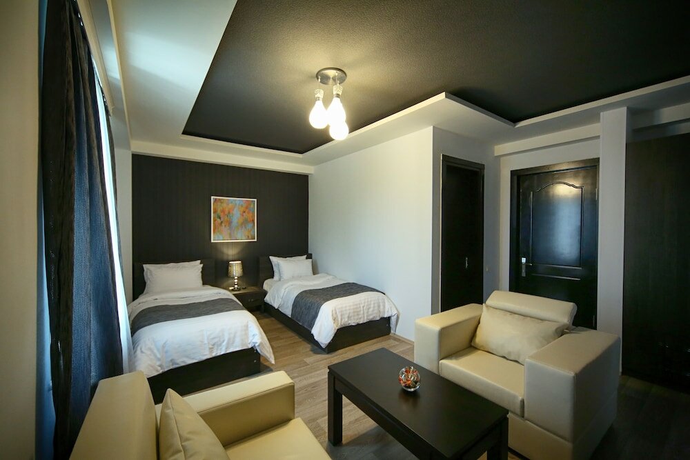 Фото Continental Hotel