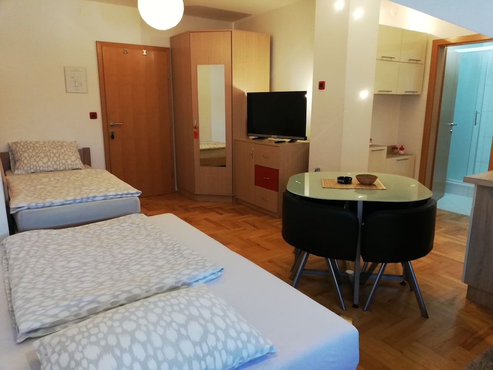 Фото Studio Apartments Korosteljev