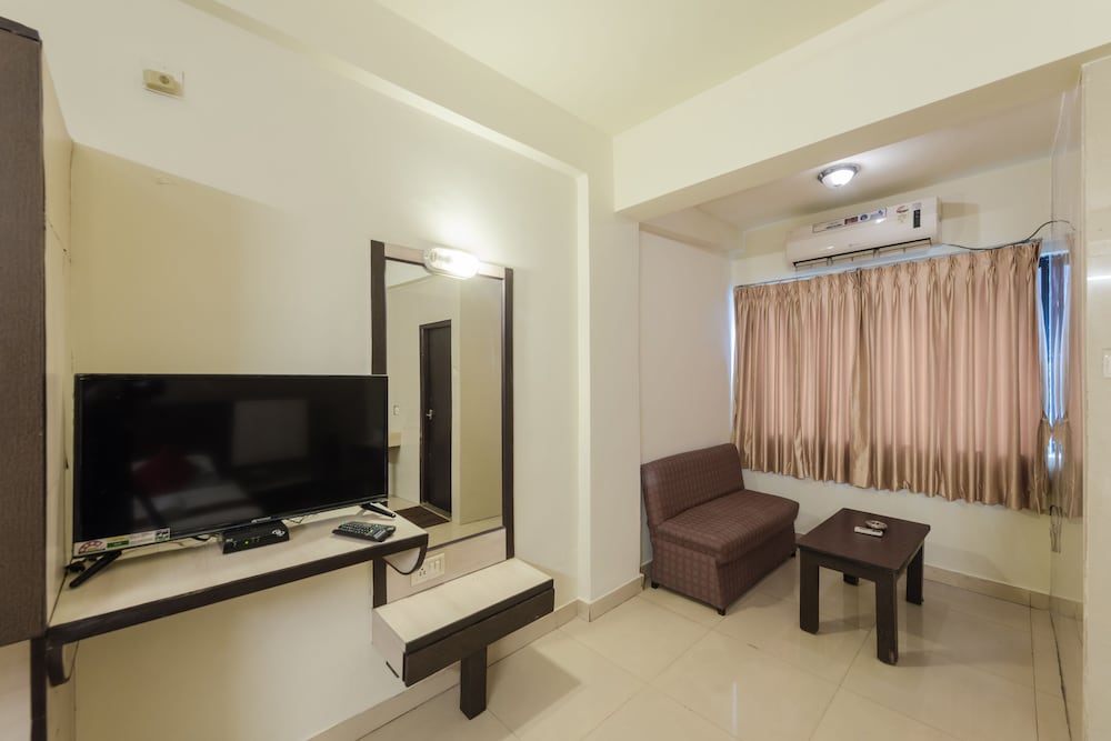 Фото Hotel Roopa