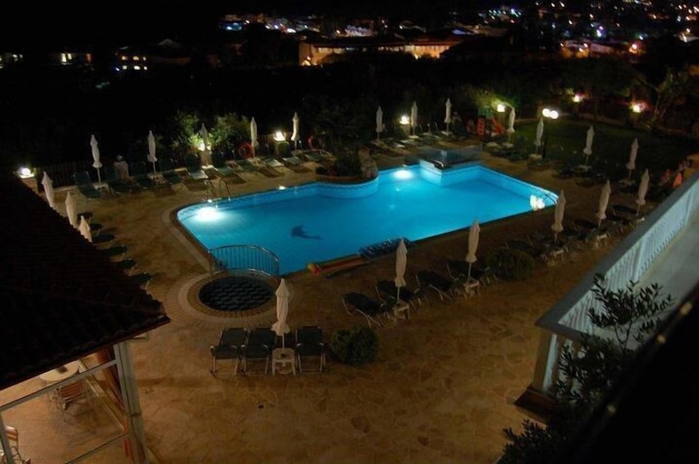 Фото Ariadne Apartments