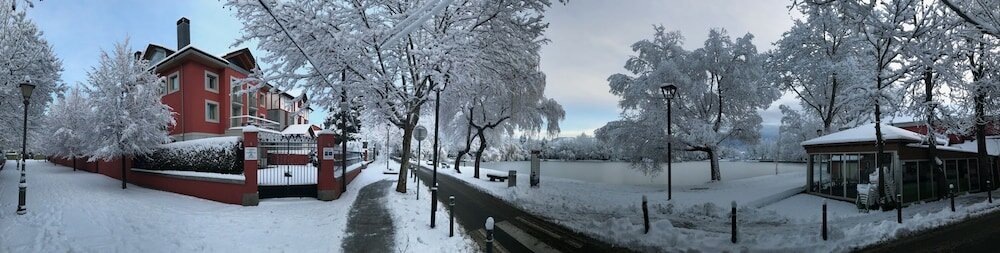 Фото Apartamentos la Torreta del Llac