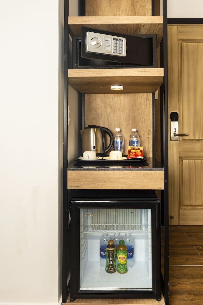 Фото Golden Lotus Central Hotel