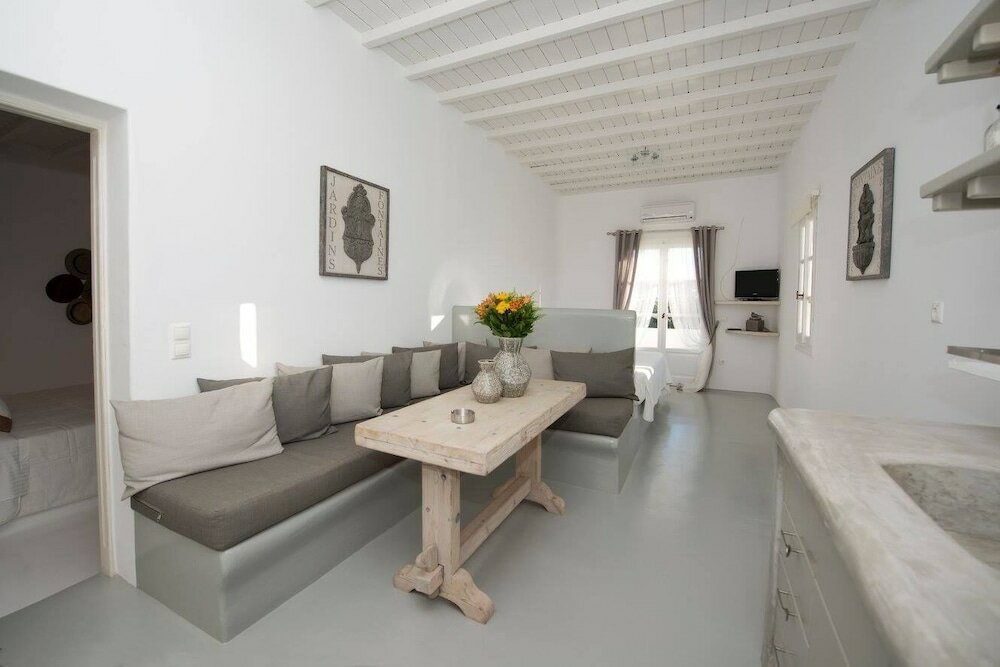 Фото Mykonian Studios