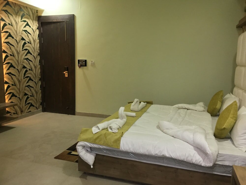 Фото Hotel Ratan Royal Inn