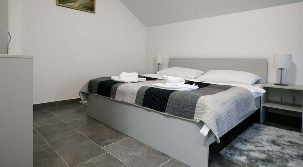 Фото Filipovic rent a car & apartments