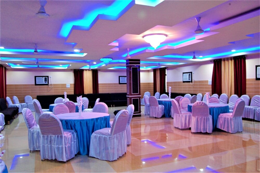 Фото Hotel Pradeep Palace