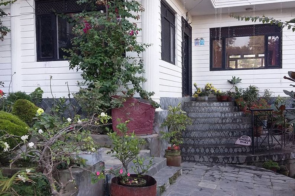 Фото Hotel Bandipur Palace