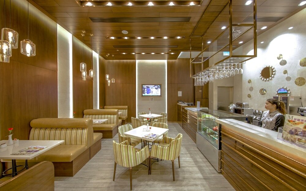 Фото Royal Dragon Hotel