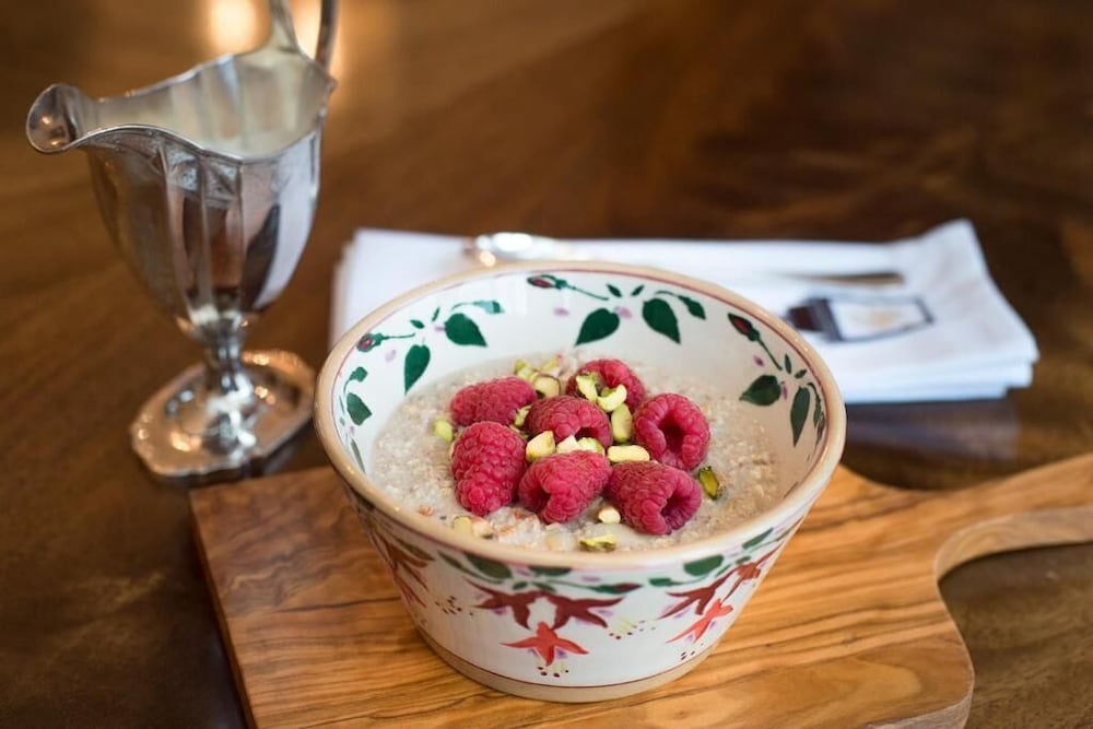 Фото Coach House Boutique B&b