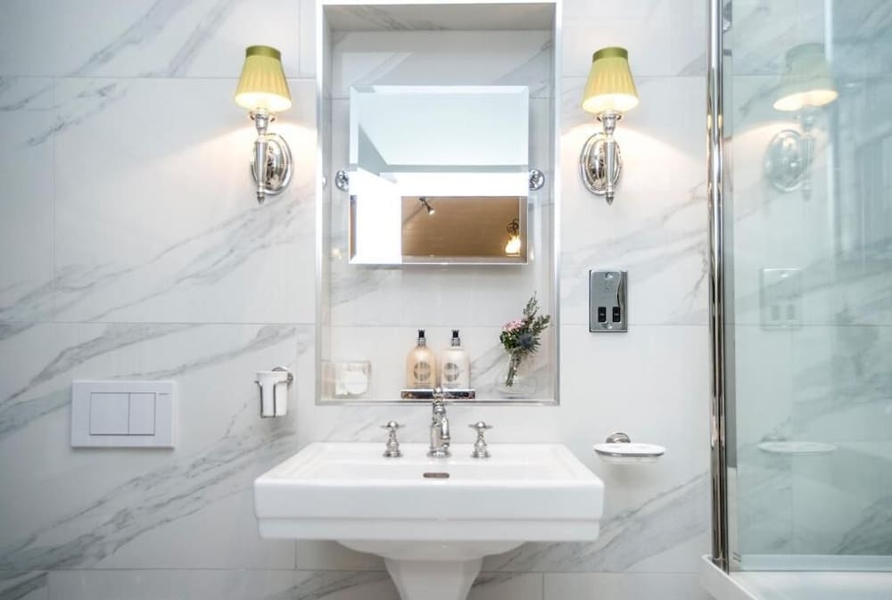 Фото Coach House Boutique B&b