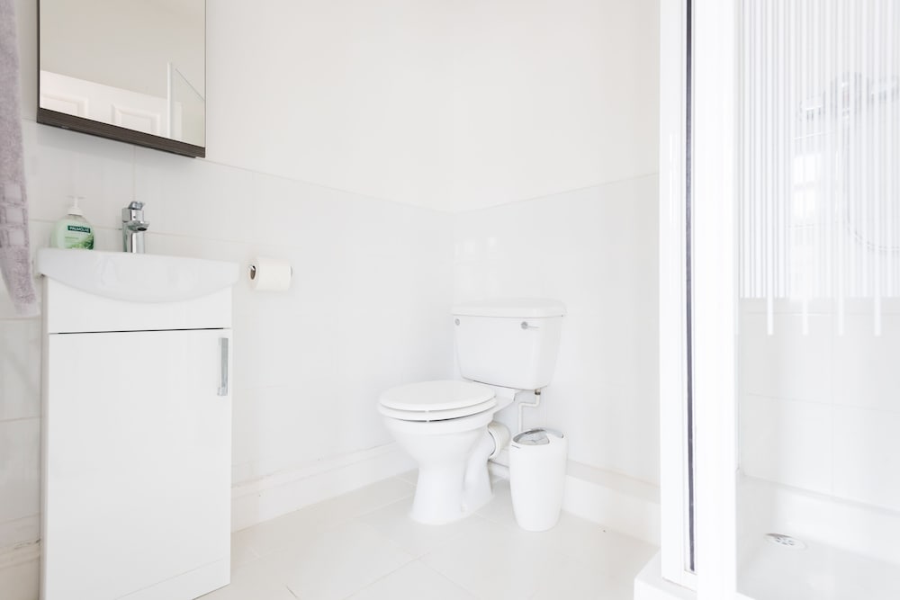 Фото The Hive House - Large Light-Flooded 6bdr Townhouse