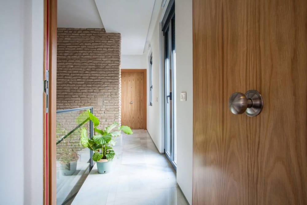 Фото Sevilla Alquila Amplios Apartamentos Duplex EN San Bernardo