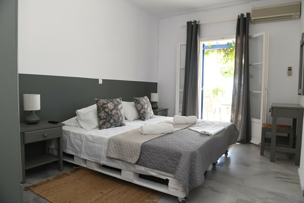 Фото Dryades Family Hotel