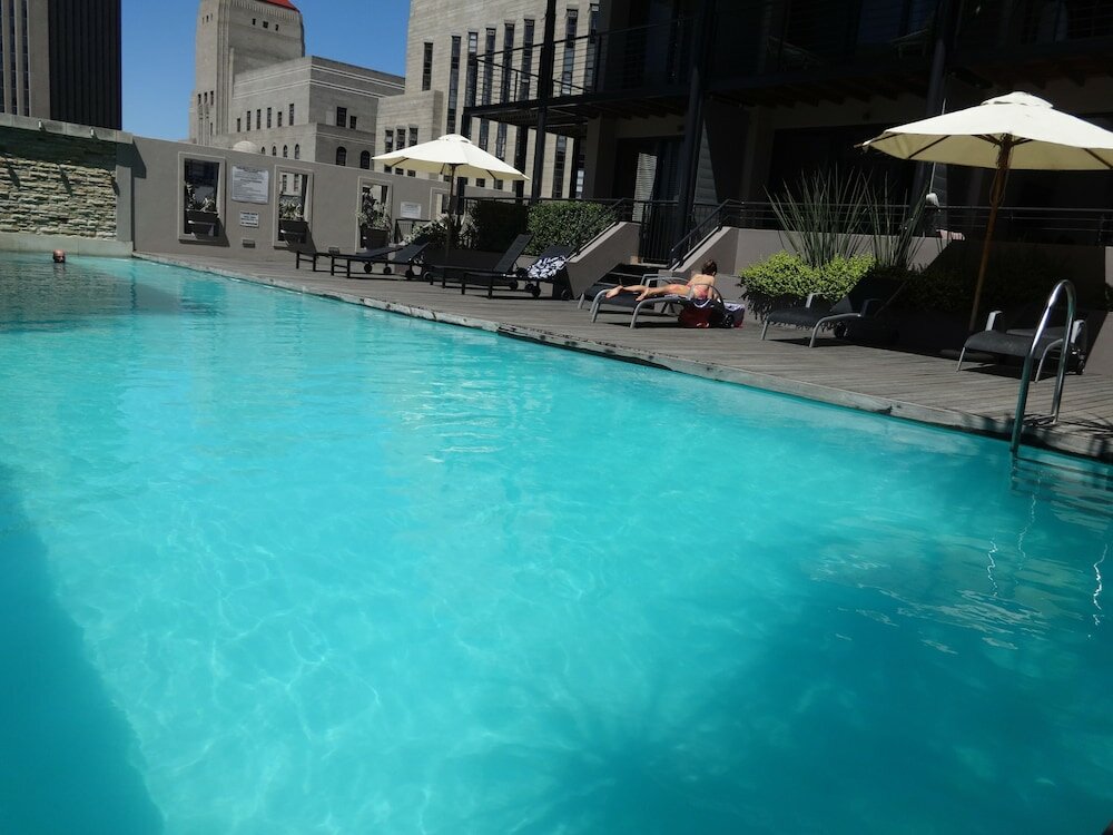 Фото Trendy 1-br City Center Apt