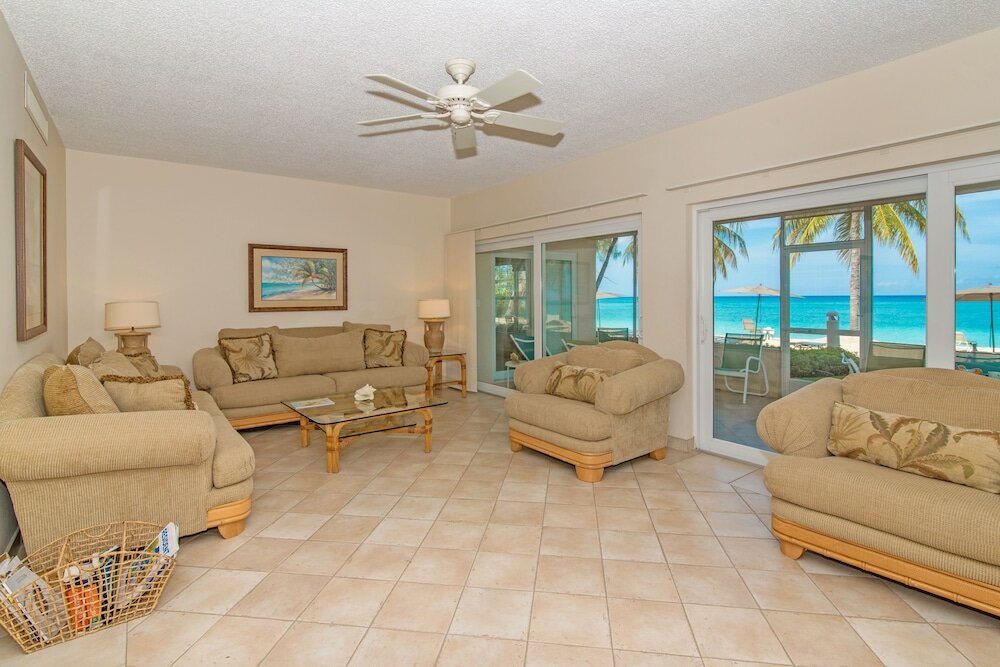 Фото The Colonial Club, Oceanfront Condos