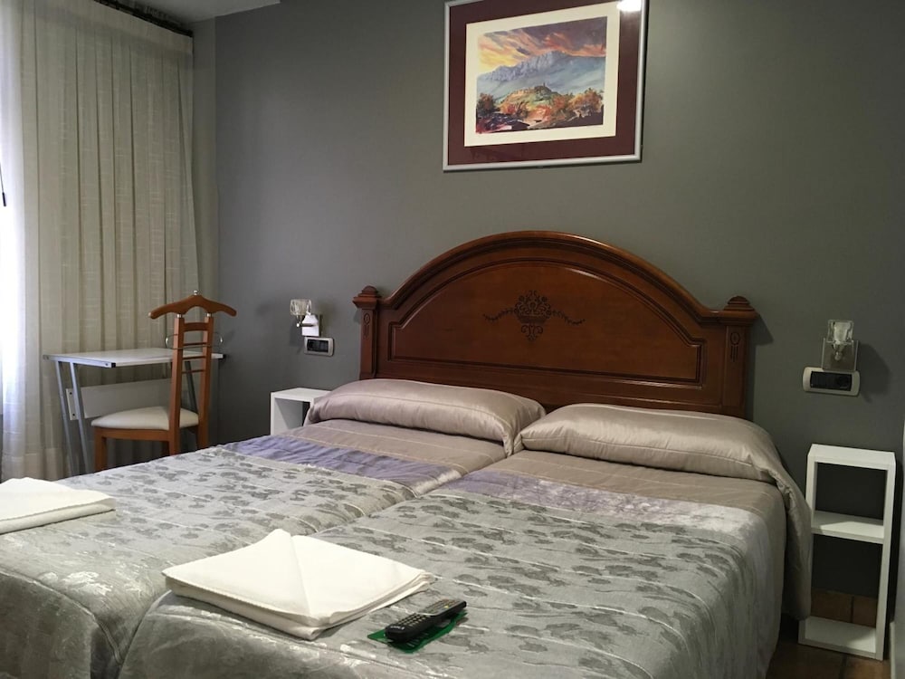 Фото Pensión La Bilbaina - Albergue Logroño