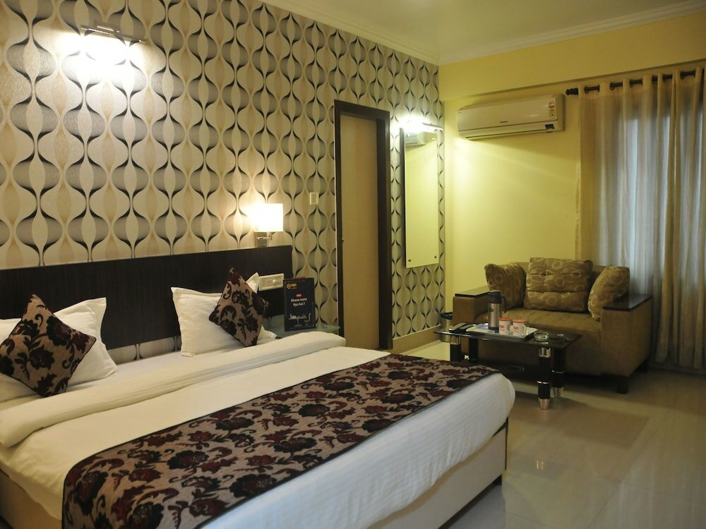 Фото Oyo 3353 Apartment Royal Residency