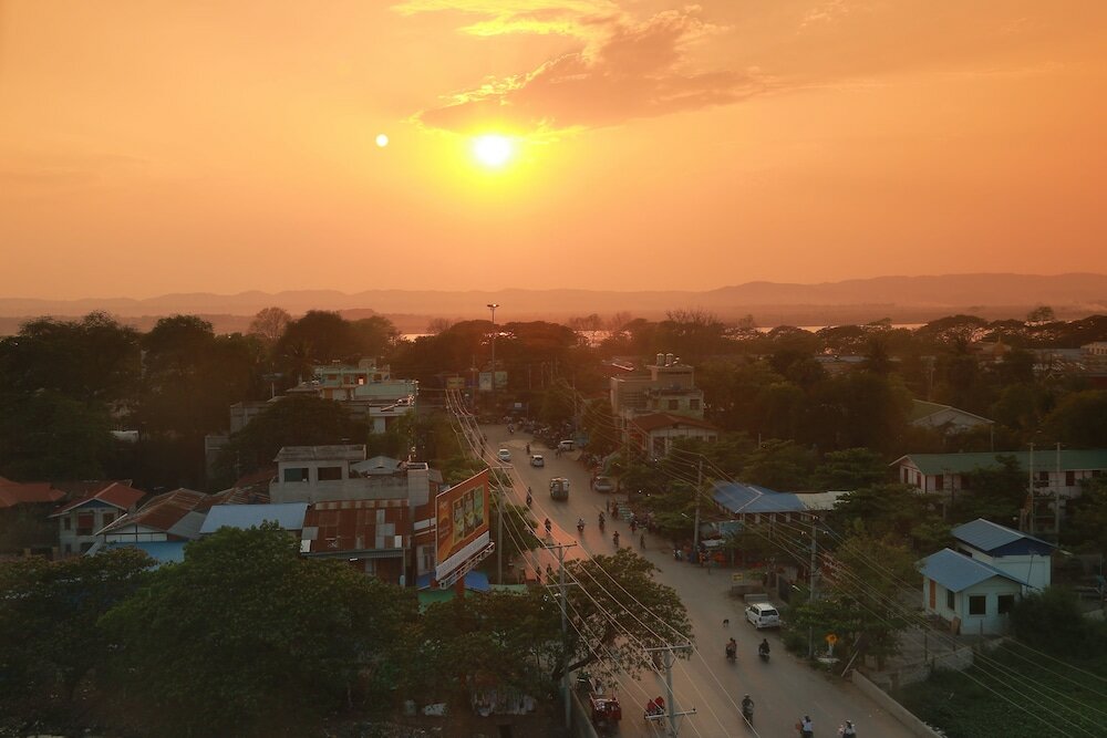 Фото Hotel Shwe Pyi Tan