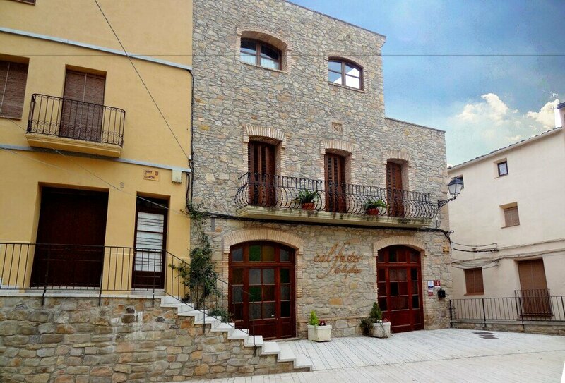 Гостиница Cal Fuster De La Plaça
