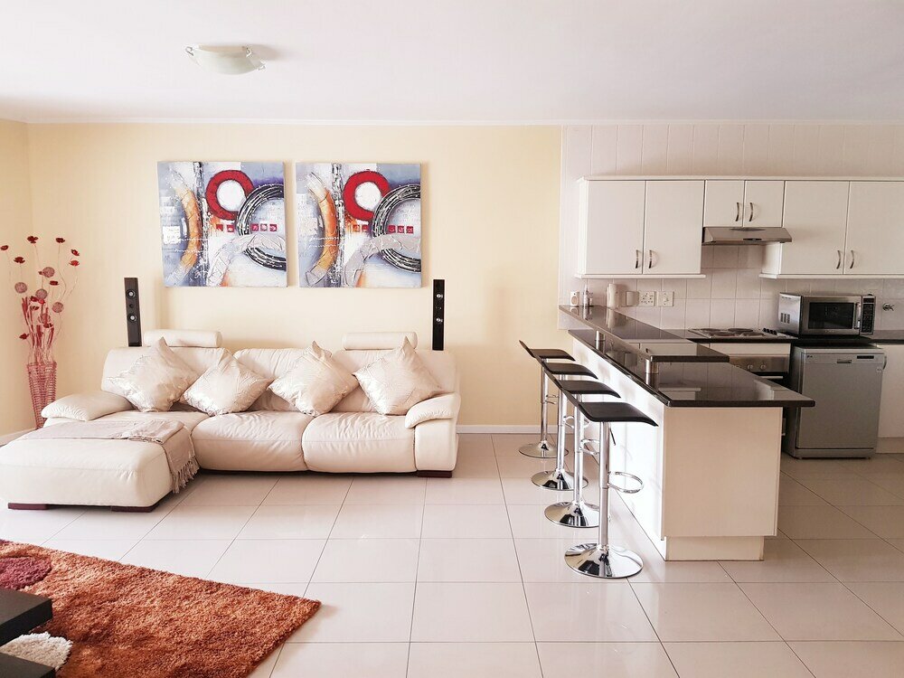 Фото Luxurious Apartment in Century City