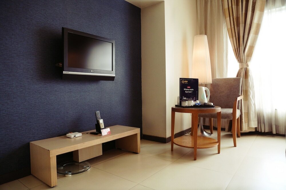 Фото Oyo 697 The Sirona Hotel