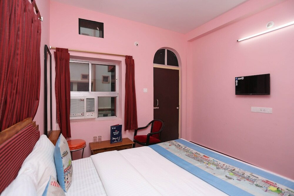 Фото Oyo 9090 Hotel Royal Annex