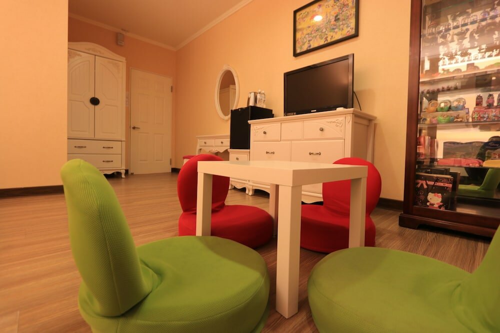 Фото Doll House Lodge