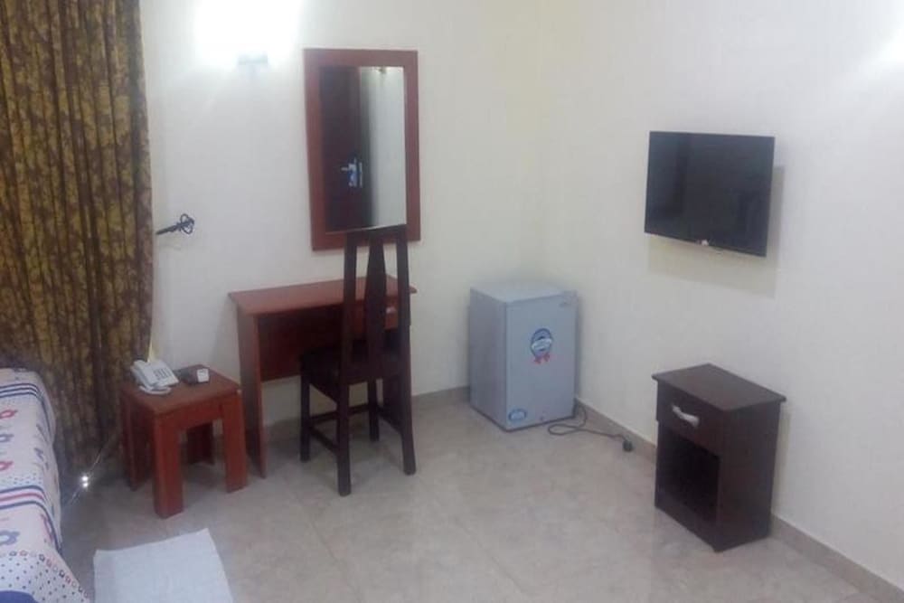 Фото Hymax Grace Hotel and Suites