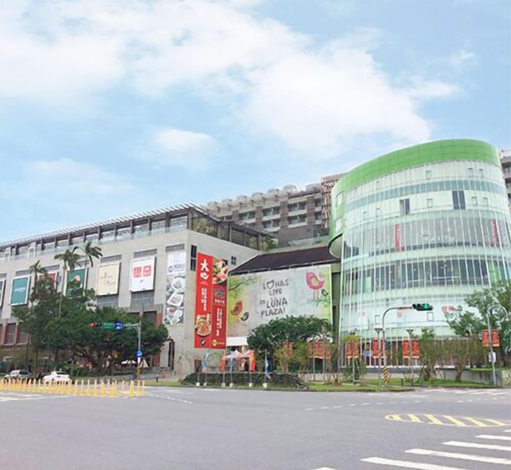 Фото отеля 2