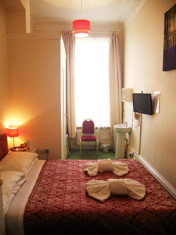 Фото The Ellesmere Hotel