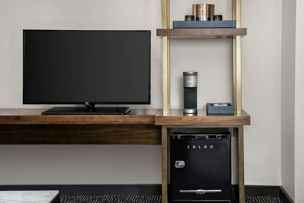 Фото The Troubadour Hotel New Orleans, Tapestry Collection by Hilton