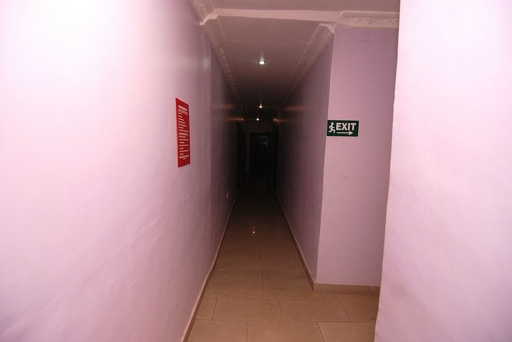 Фото Silverland Hotel and Suites