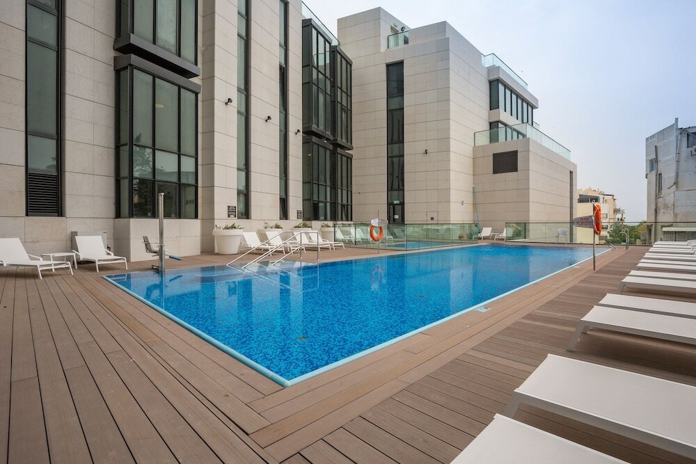 Фото White City Tower