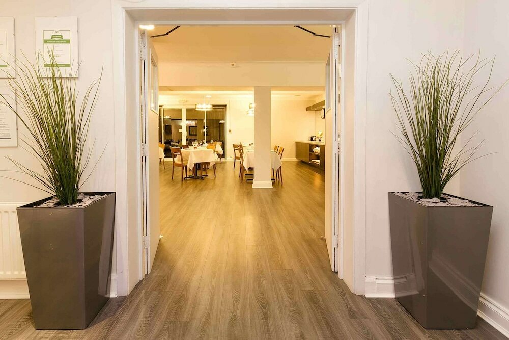 Фото Croft Court Hotel