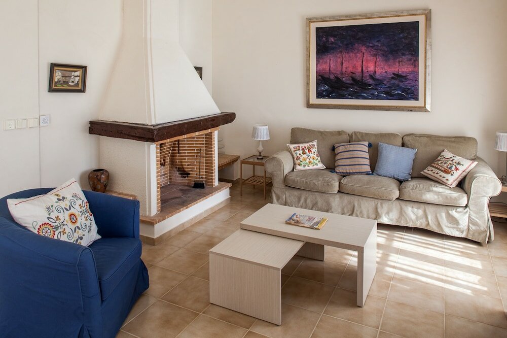 Фото Absolute Villa by Stylish Stays