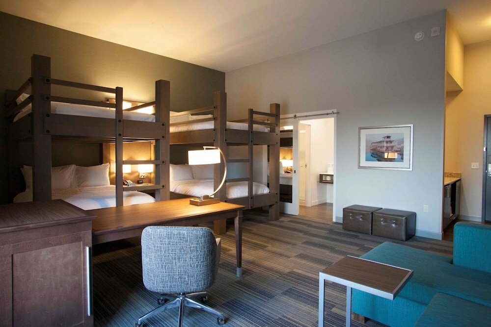 Фото Hampton Inn & Suites Downtown St. Paul