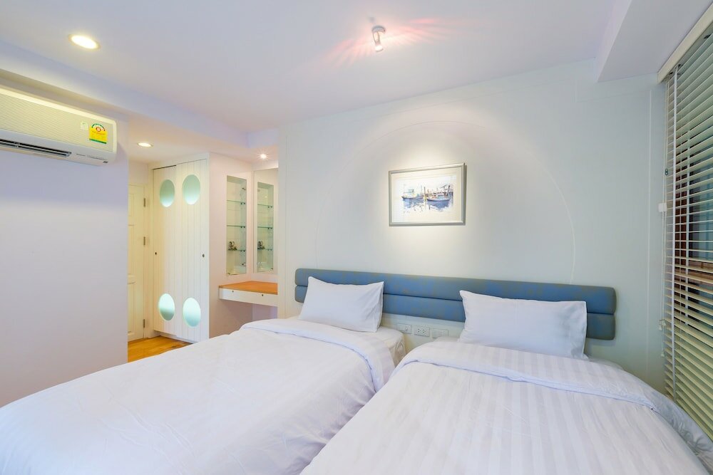 Фото Baan LonSai Beachfront Condominium