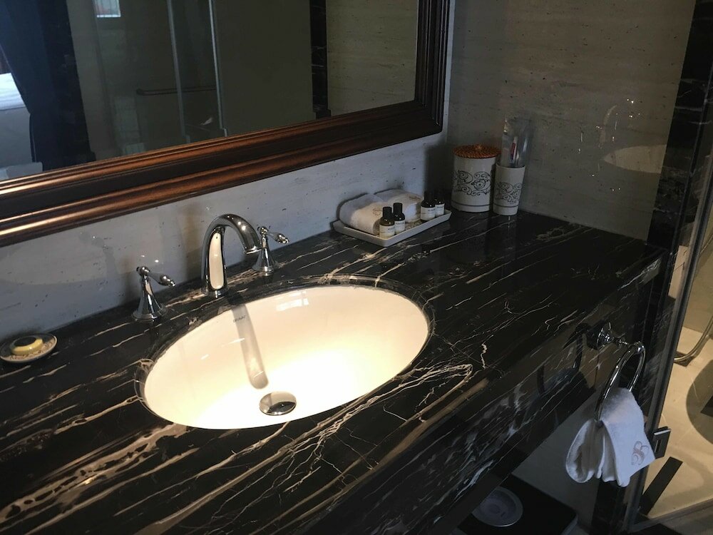 Фото La Passion Classic Hotel