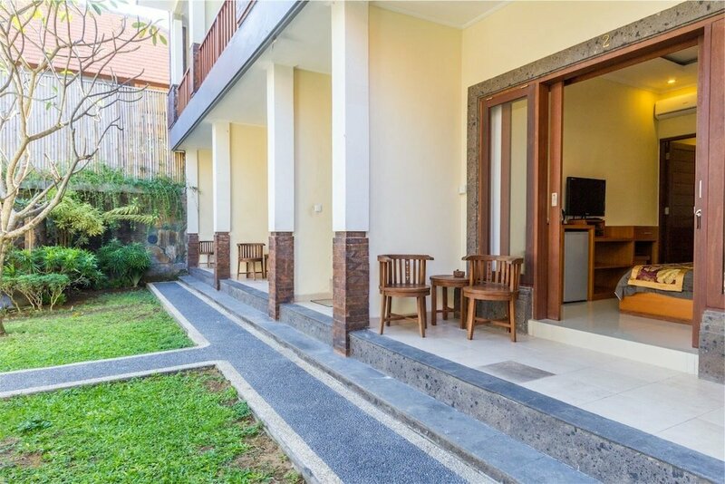 Гостиница RedDoorz @ Tegal Sari Berawa