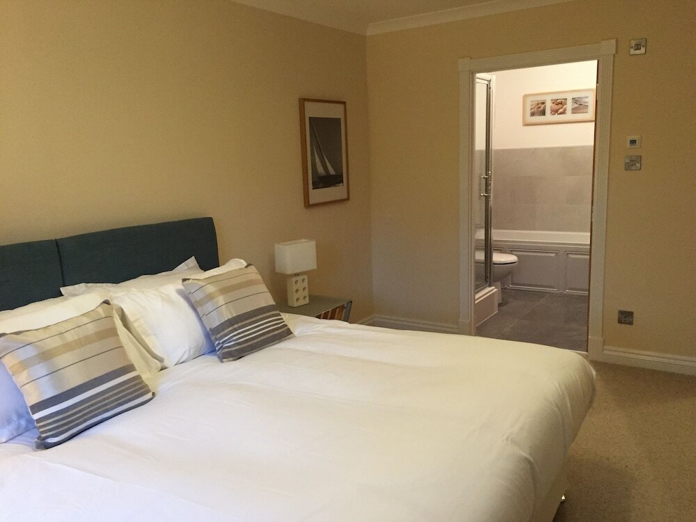 Фото Turnberry Apartments