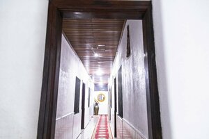 Гостиница Hill View Hotel West Airport