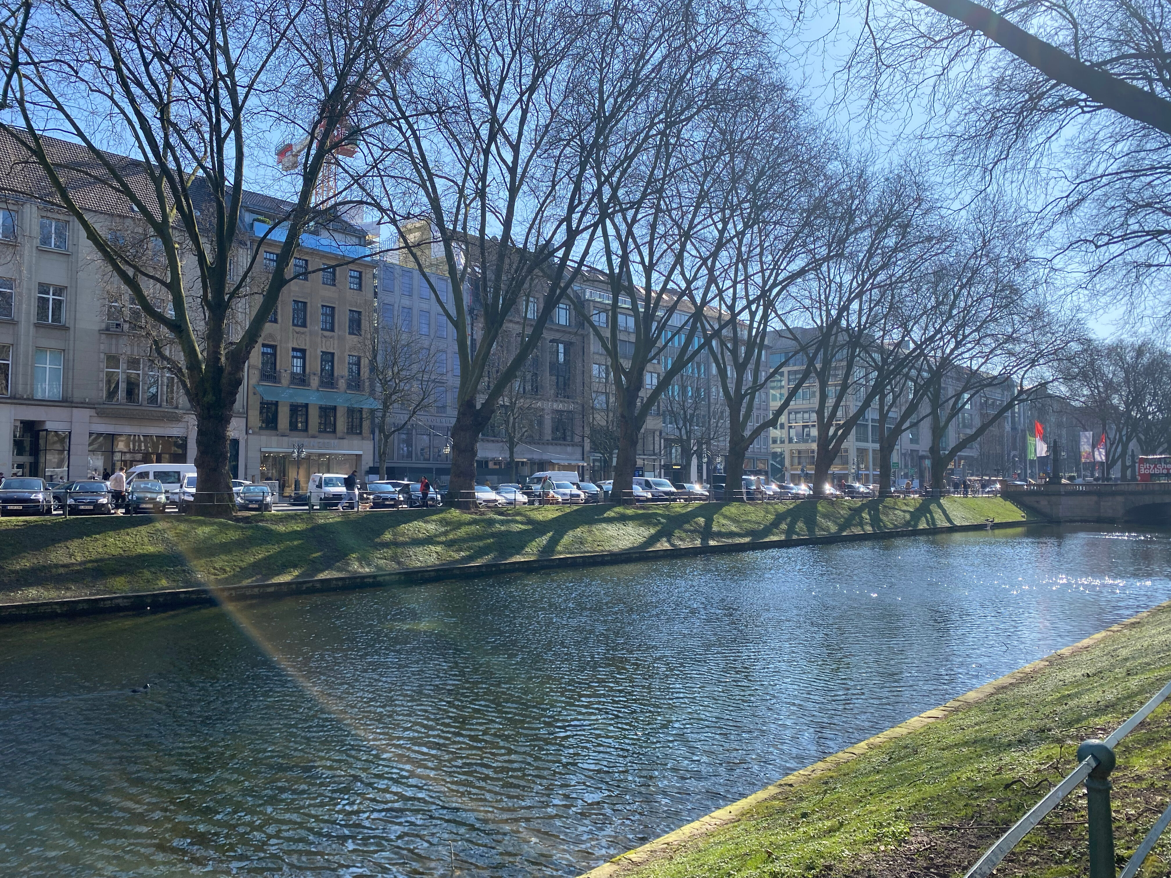 Фото Carathotel Düsseldorf City