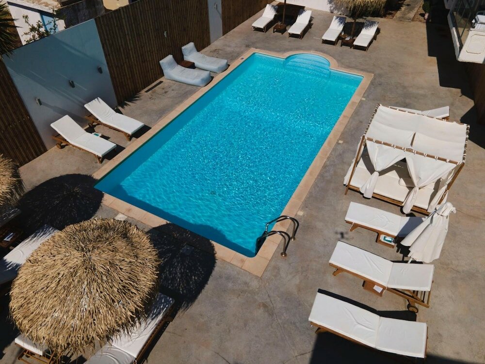 Фото Manias Hotel Apartments