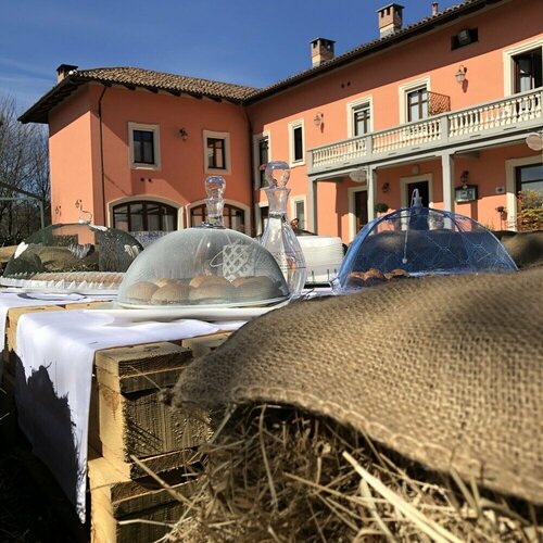 Гостиница La Ferté restaurant and suites в Асти