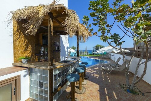Гостиница Seafront Protaras Luxury Resort в Протарасе